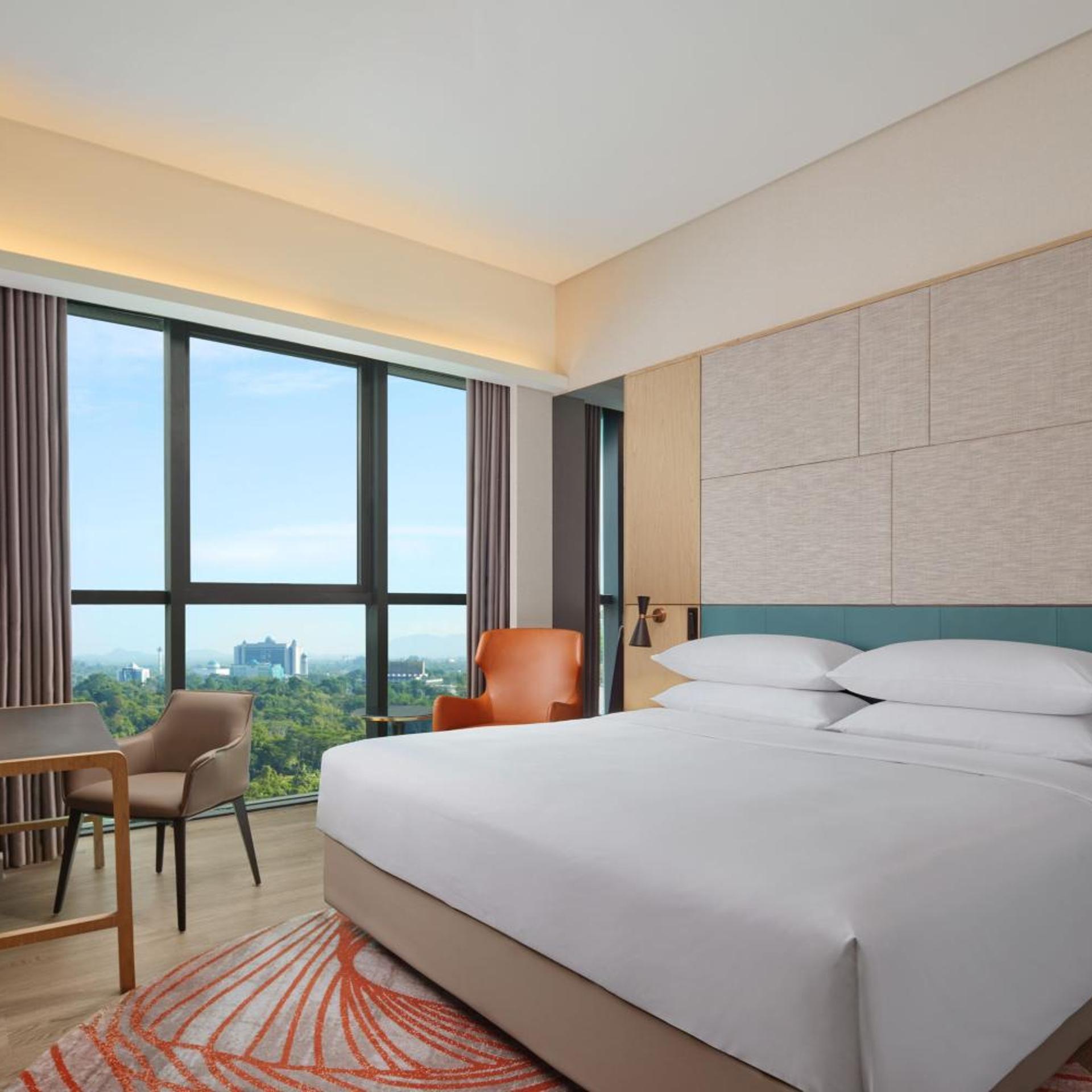 1 Bedroom, Suite, King Bed, Club Floor