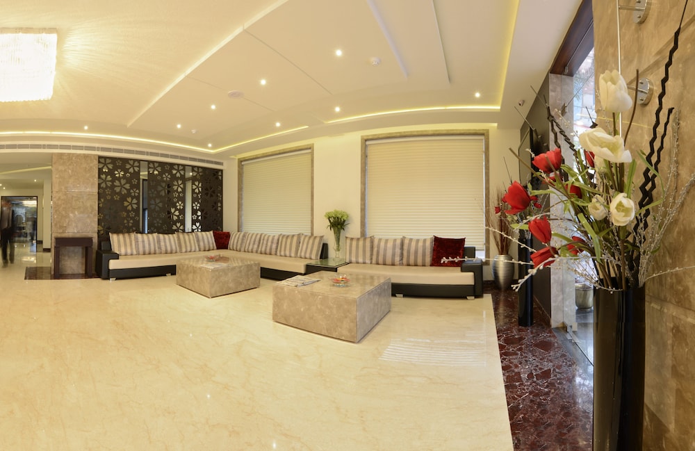 Taj Vilas 8/60