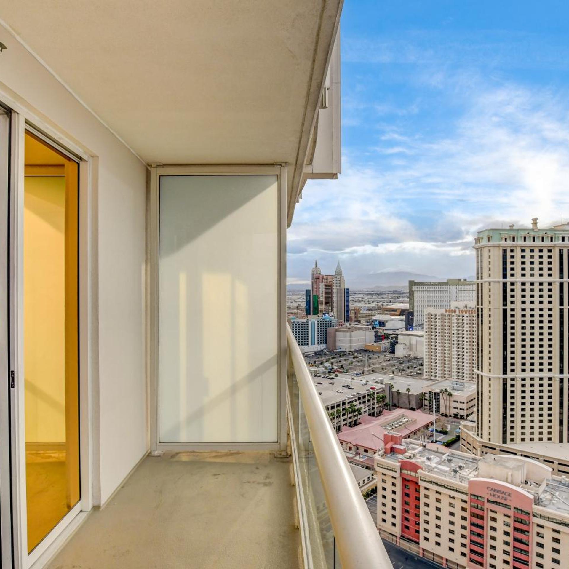 SPHERE VIEW - Signature MGM Resort Lucky Gem Penthouse & Luxury Suites 27817 8/44