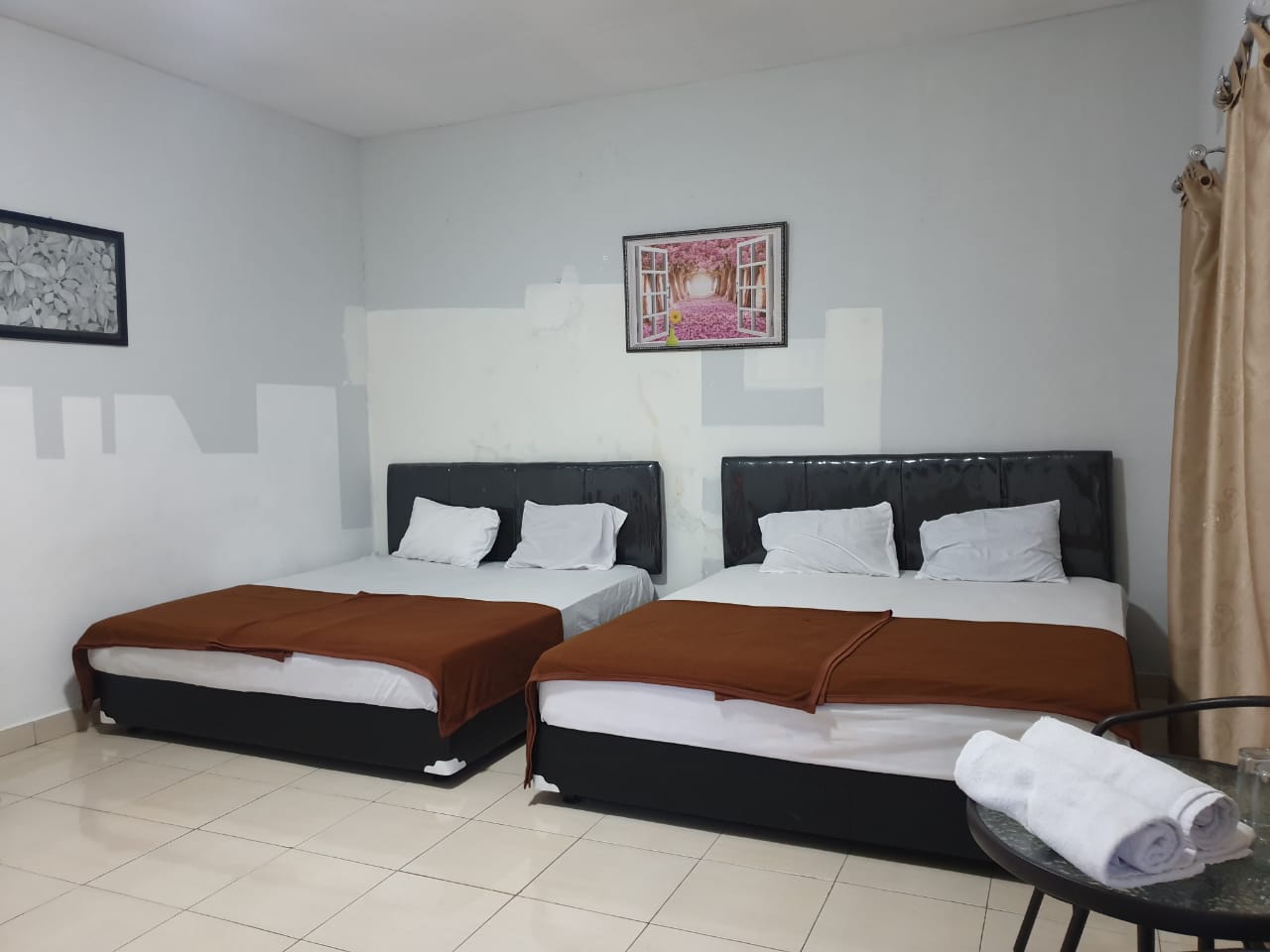 OYO 3040 D pineapple Villa 12/32