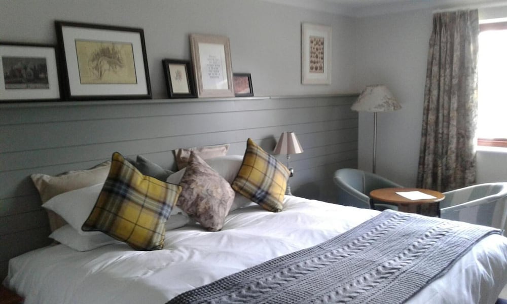 Crown Hotel 14/50