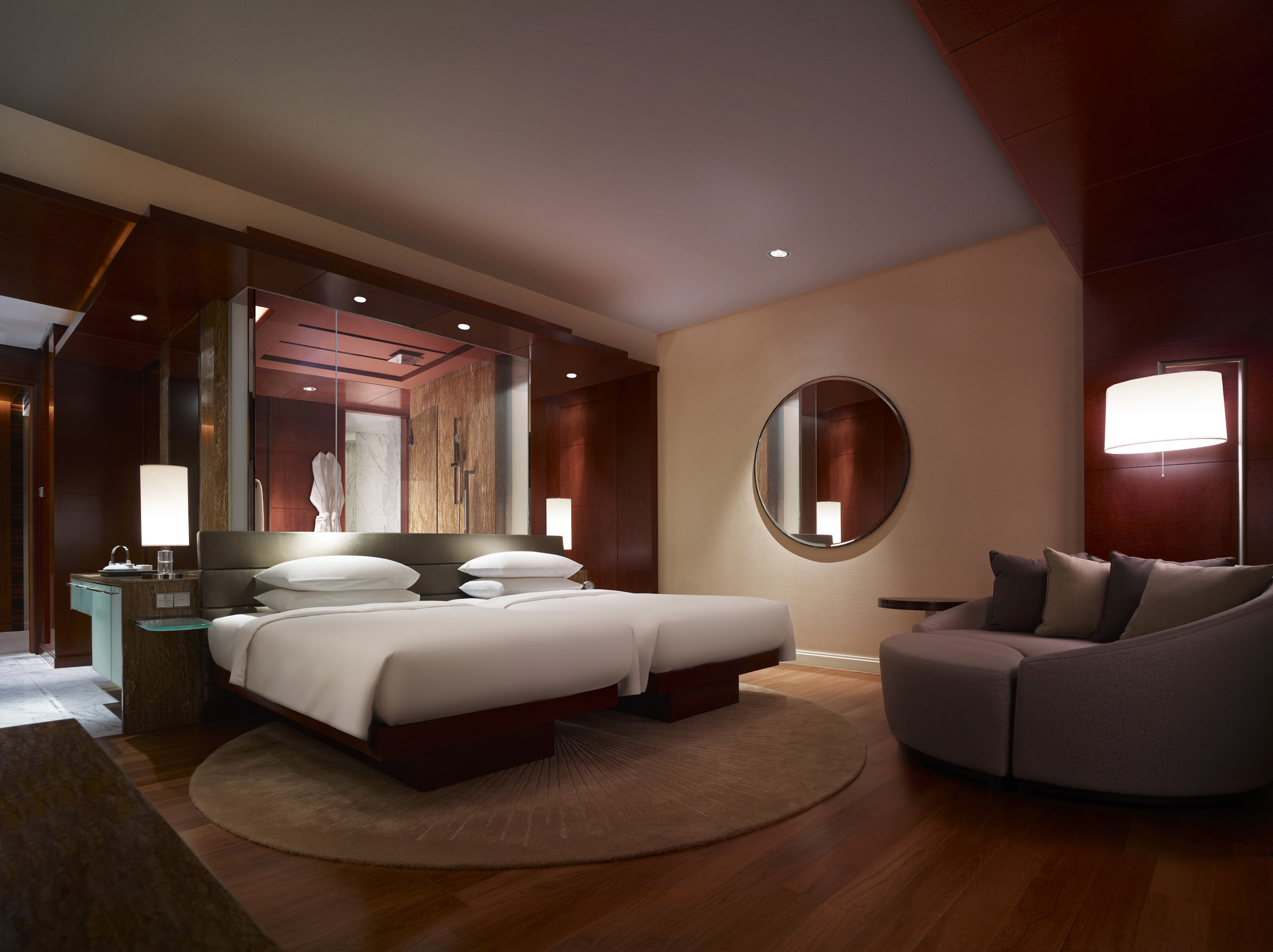 GRAND, TWIN BEDS