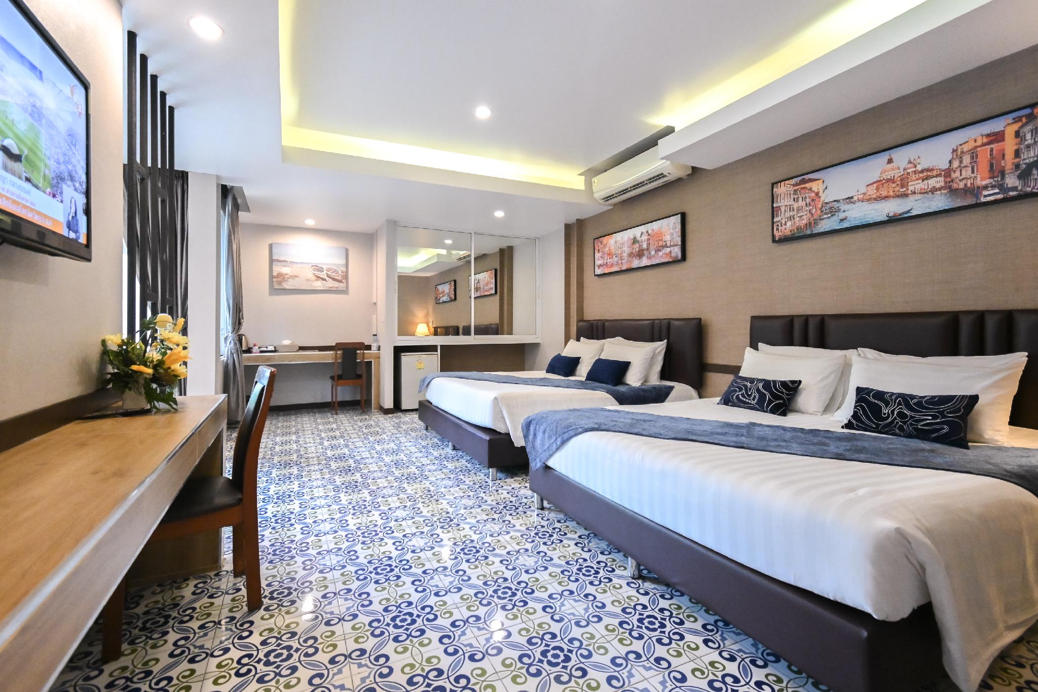 Family Suite, 1 King and 1 Single Beds