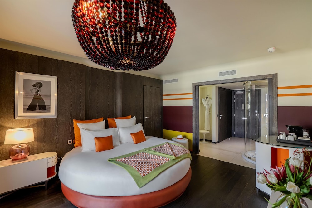 Room, Round Bed, Queen Bed, Patio, Terrace، Paris Saint Tropez 3/4