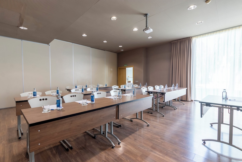 Travelodge Malaga Airport 48/60