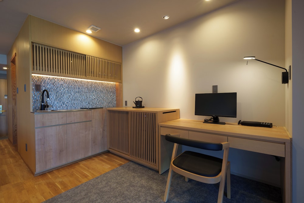 Hotel New Tsuruta 8/71