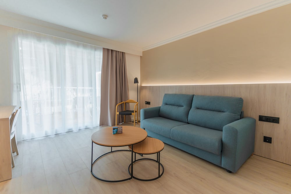 Minura Cala Galdana and Apartamentos D Aljandar 30/50