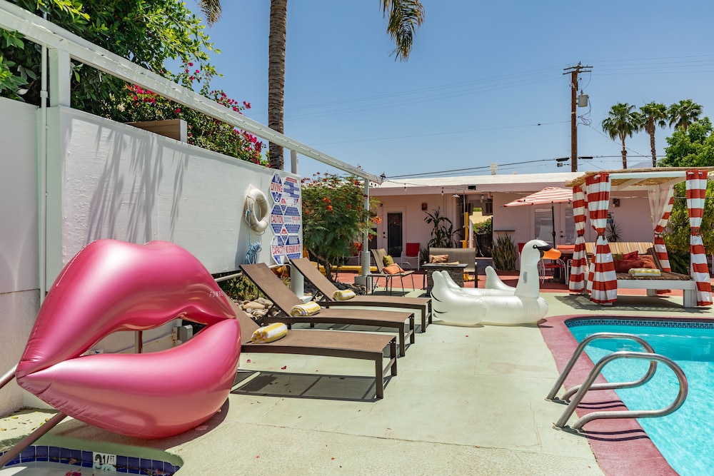 Float Palm Springs 24/50