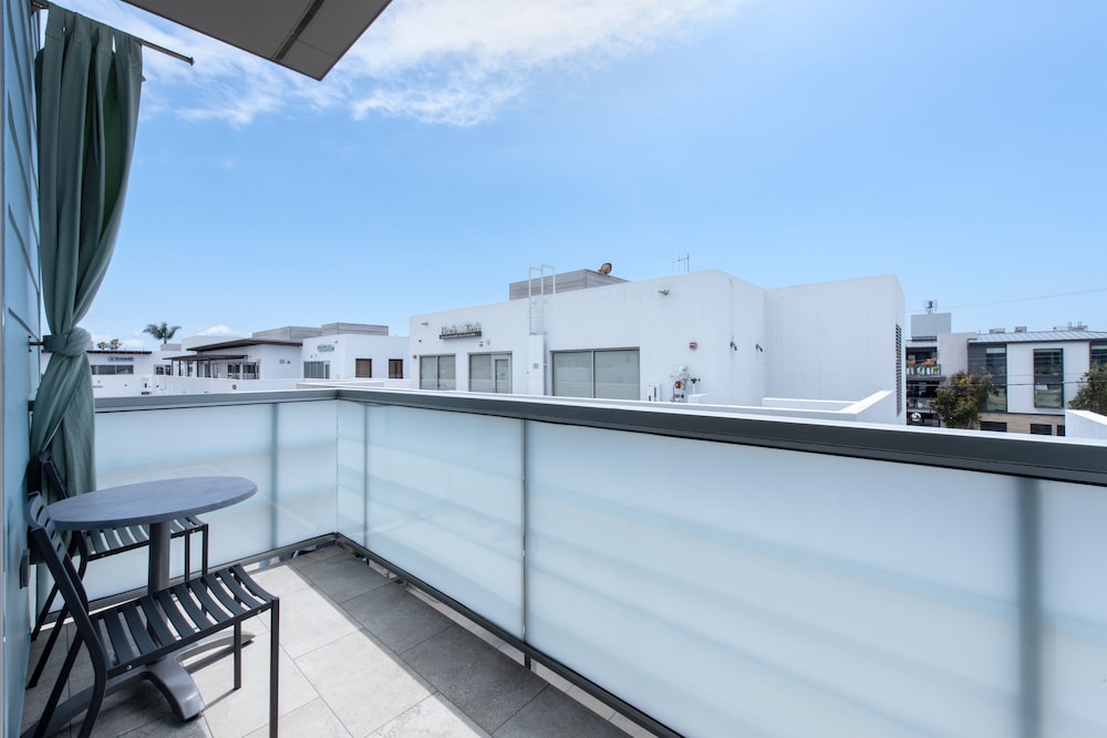 Shade Hotel Manhattan Beach 2/50