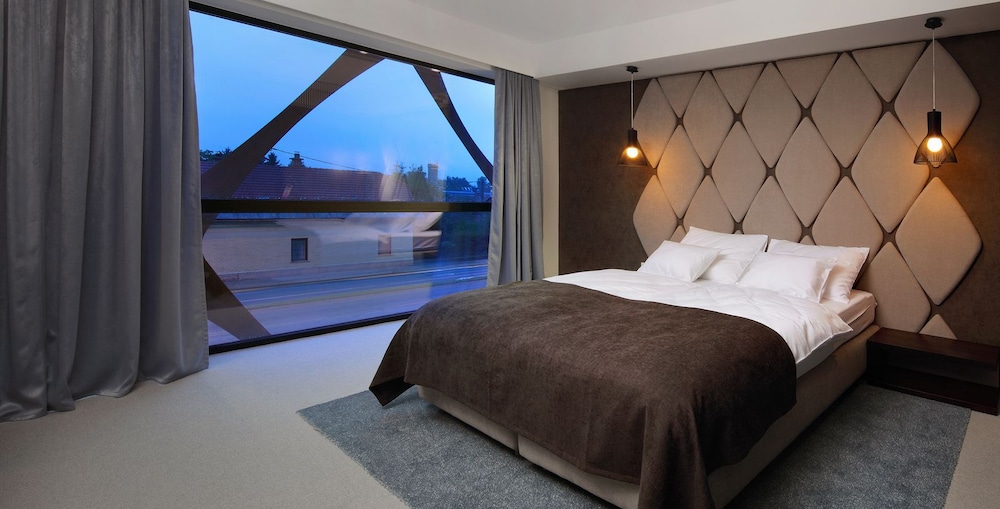 Hotel Nox 24/69
