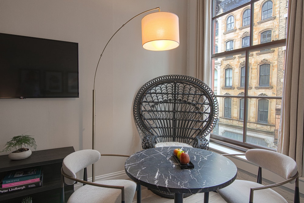 The Frederick Hotel 29/48