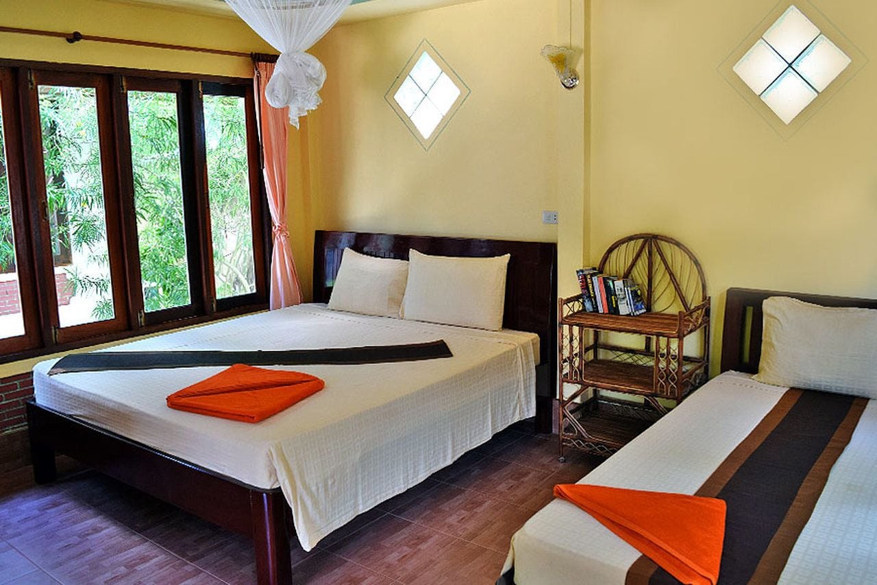 DELUXE, DOUBLE BED