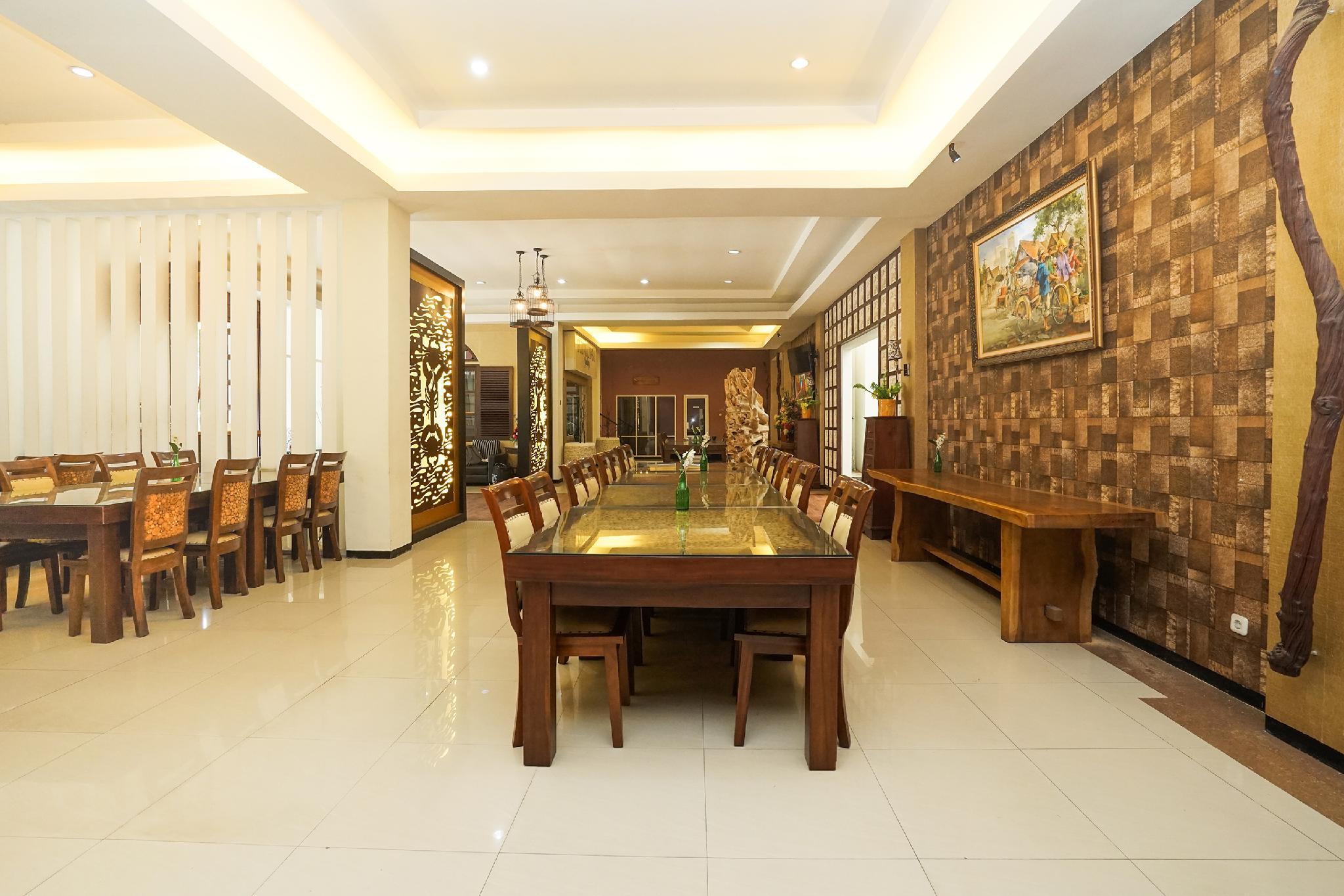 Oyo 282 Putri Utari Guest House 16/31