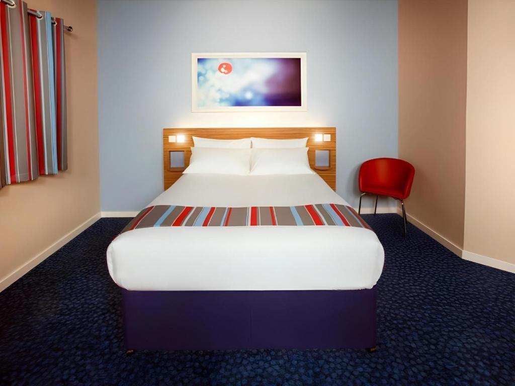 Travelodge Perth Broxden Junction 5/16