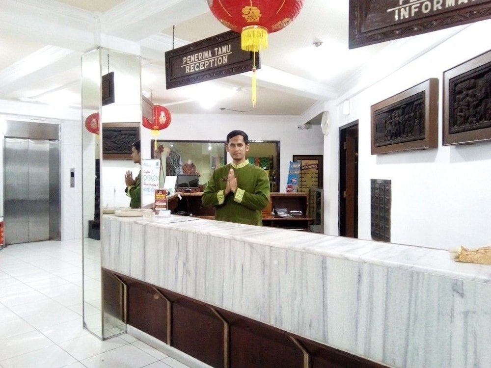 Hotel Merdeka 8/32