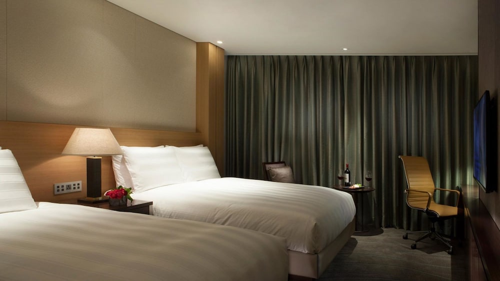 OCEAN, DELUXE, FAMILY, TWIN BEDS