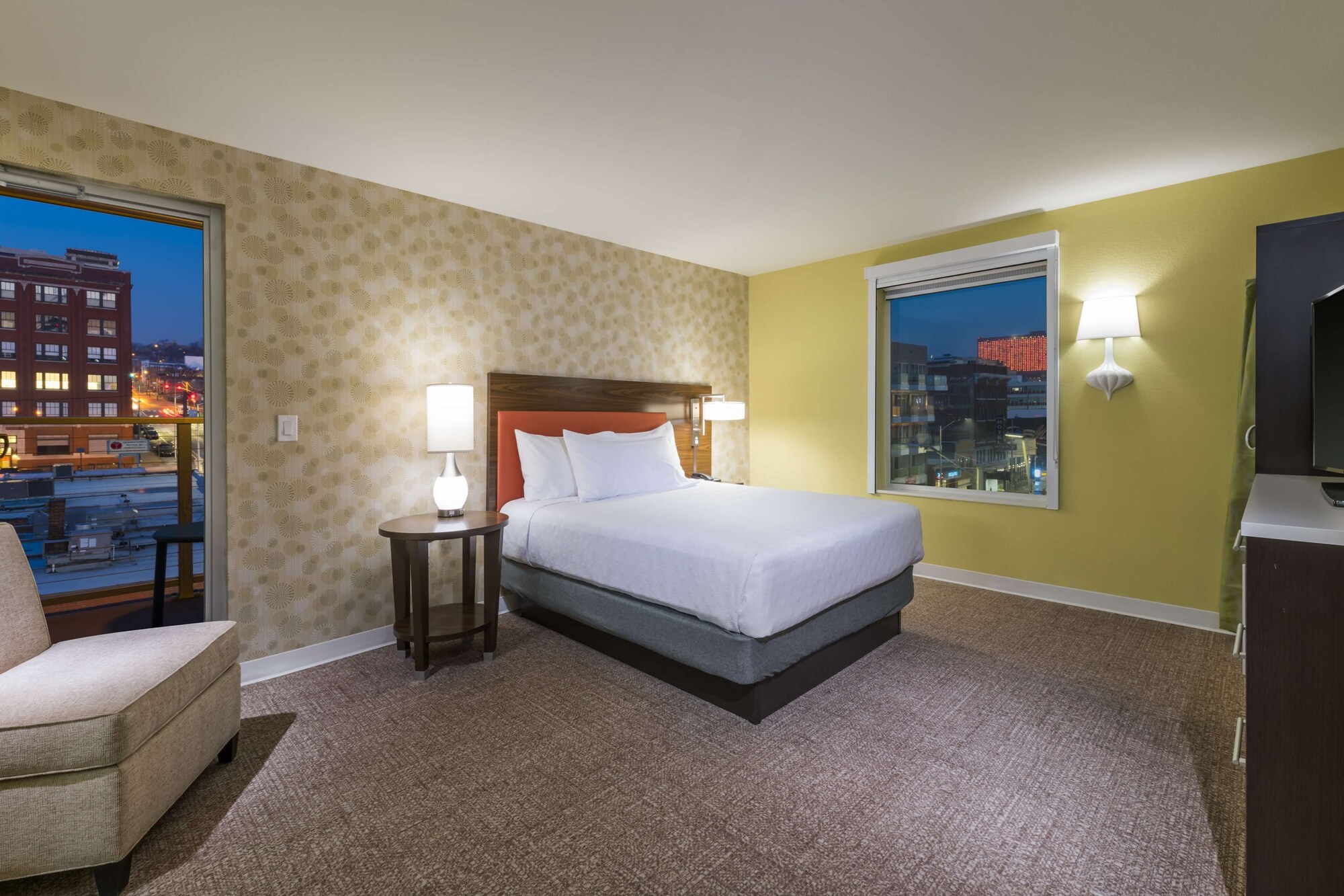 1 Bedroom, Suite, Queen Bed, Balcony