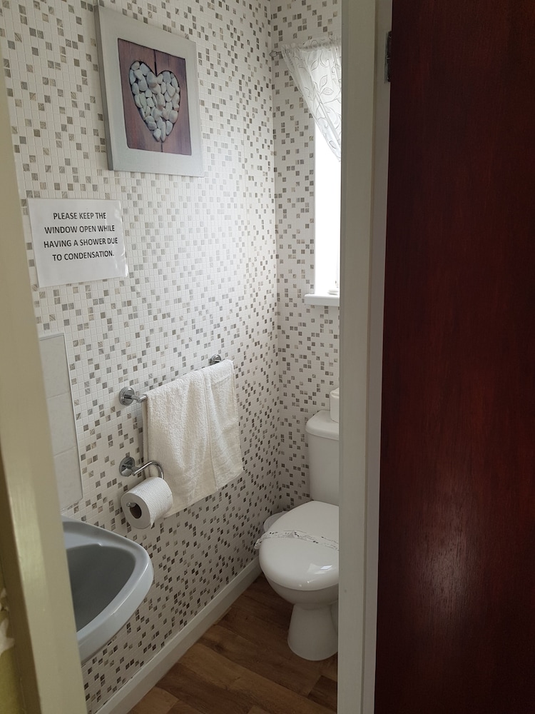 Thornhill Hotel 46/50