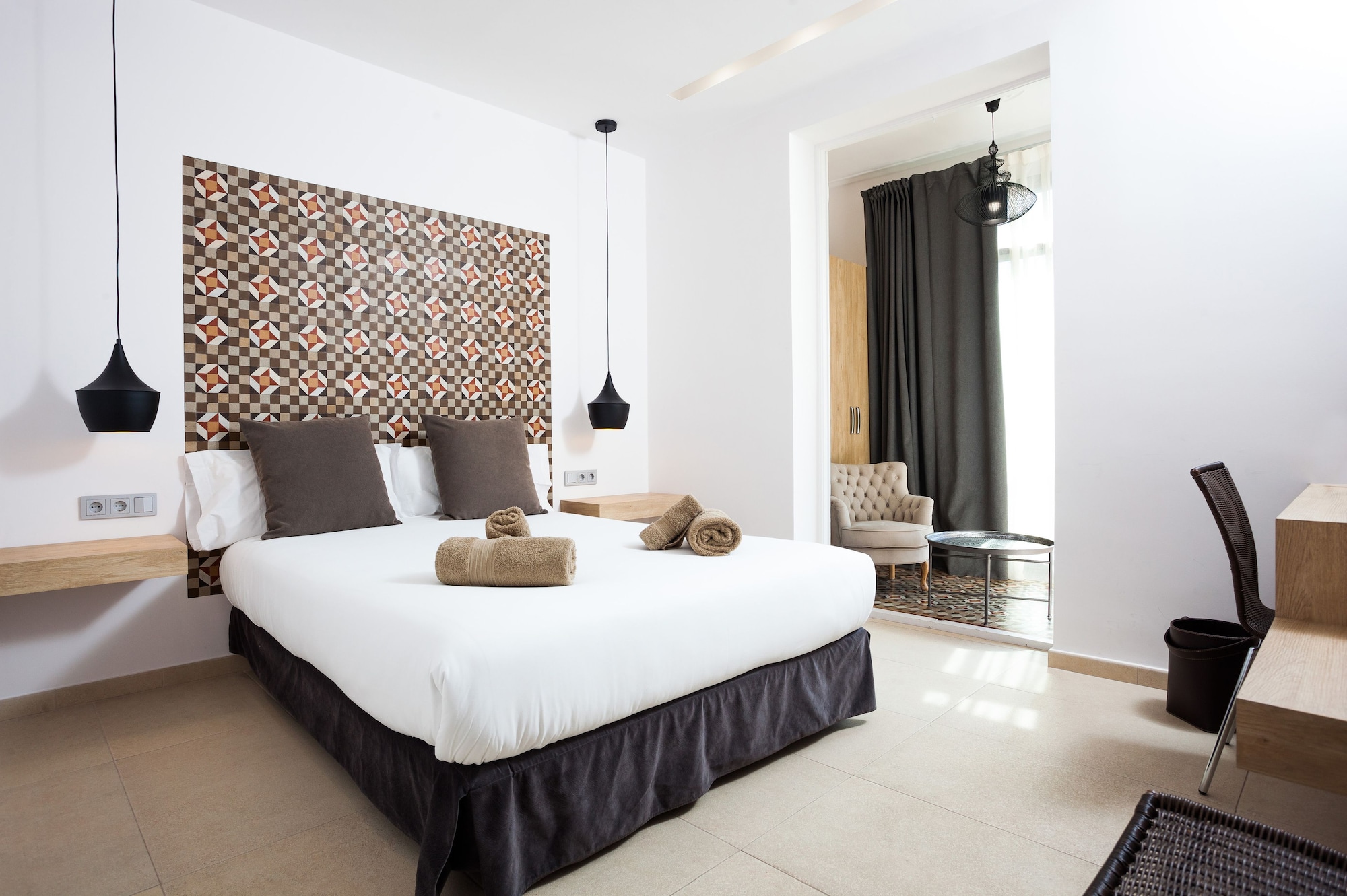 2 BEDROOMS, SUPERIOR, APARTMENT, CITY VIEW