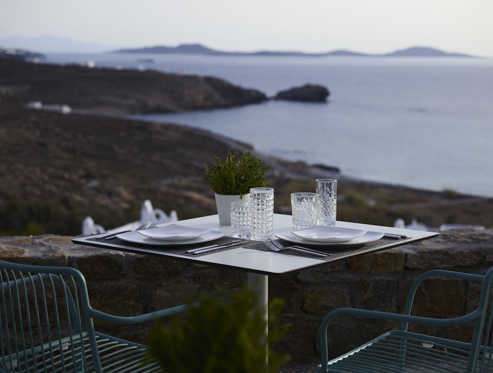 Epic Blue Suites & Villas 27/45
