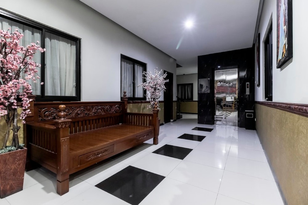 Reddoorz Plus @ Tuparev Cirebon 4/62