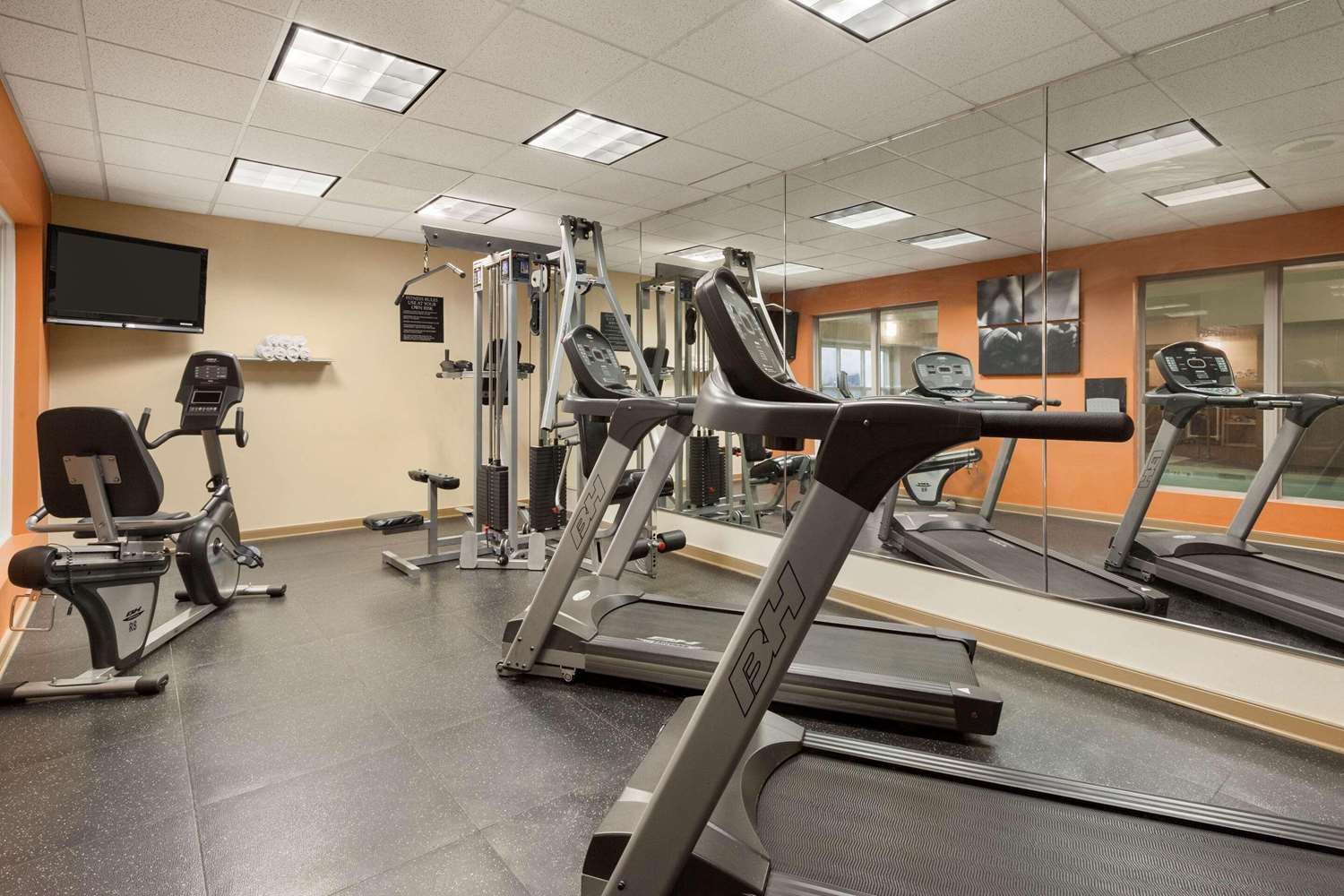 Country Inn & Suites By Radisson, Doswell (Kings Dominion), VA 20/39
