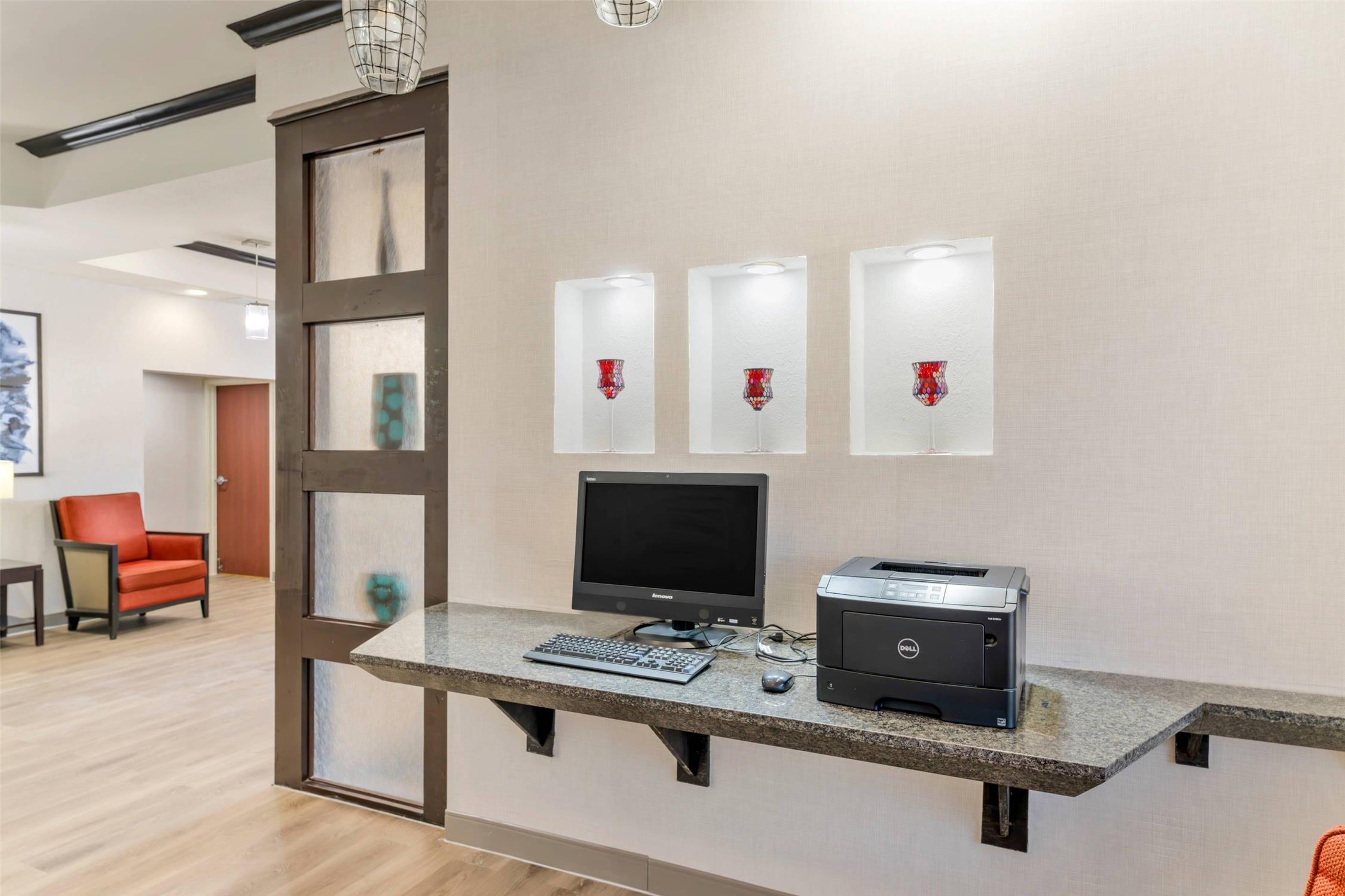 Comfort Suites Pecos 33/42