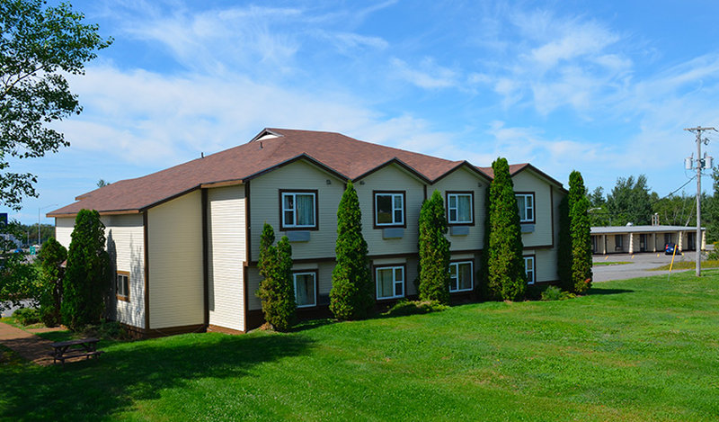 Mount Peyton Resort and Conference Centre 17/18
