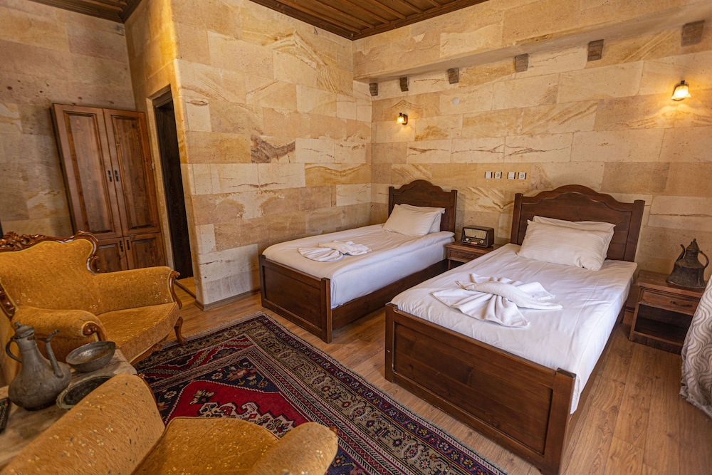 AKUZUN HOTEL 18/65