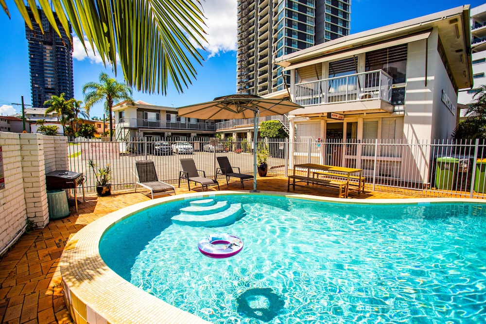 Tropicana Motel 40/50