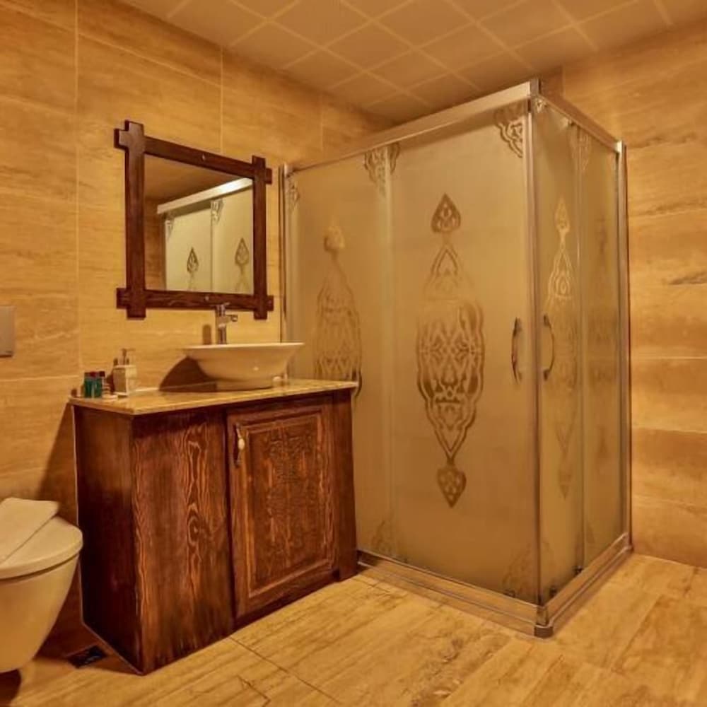 Milat Cave Hotel 31/50
