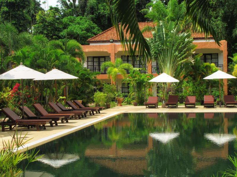 Deluxe, Garden View
