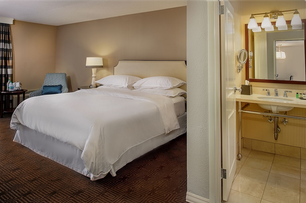 Sheraton Westport Lakeside Chalet 7/39
