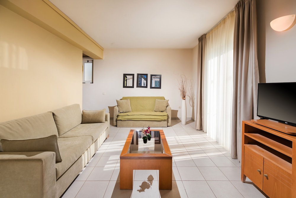 Aeolian Village Beach Resort 15/33