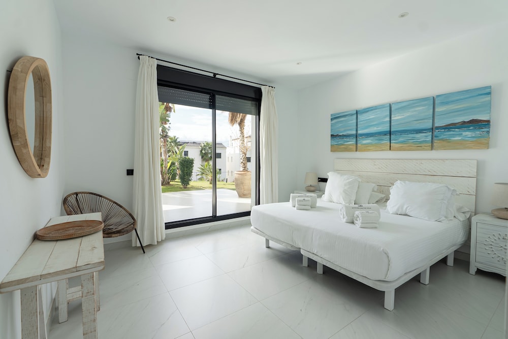 ESTEPONA HOLIDAY HILLS 15/50
