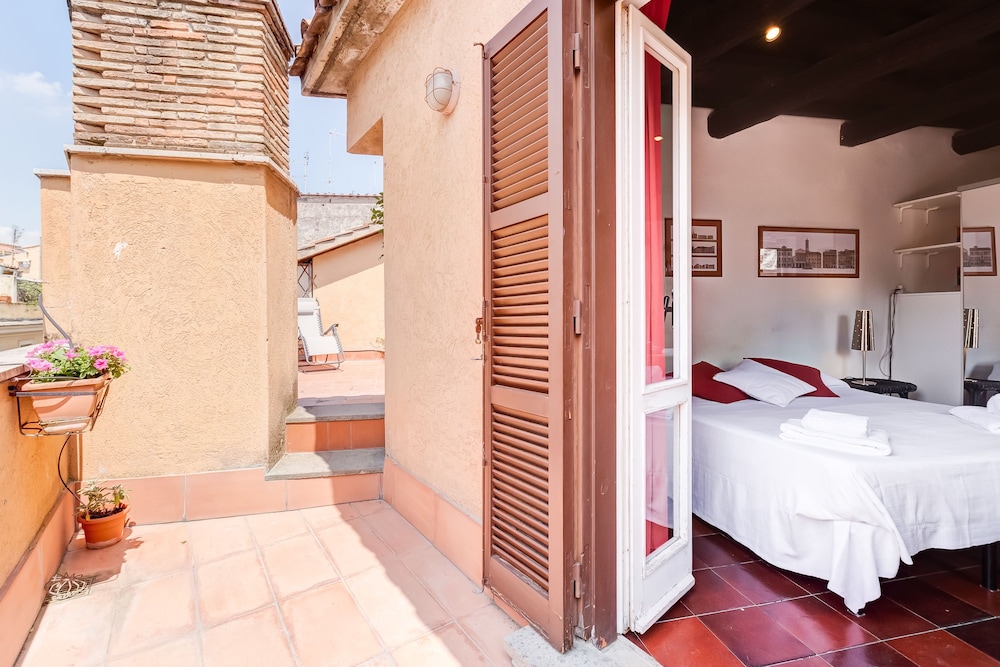 Romantic House in Trastevere 31/33