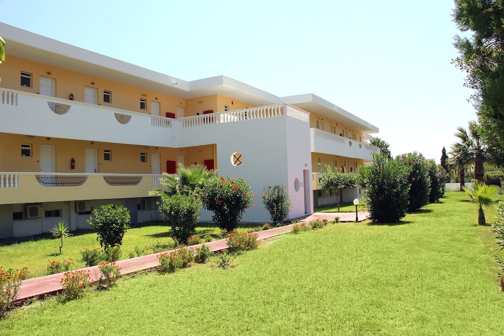 Lardos Bay 57/65