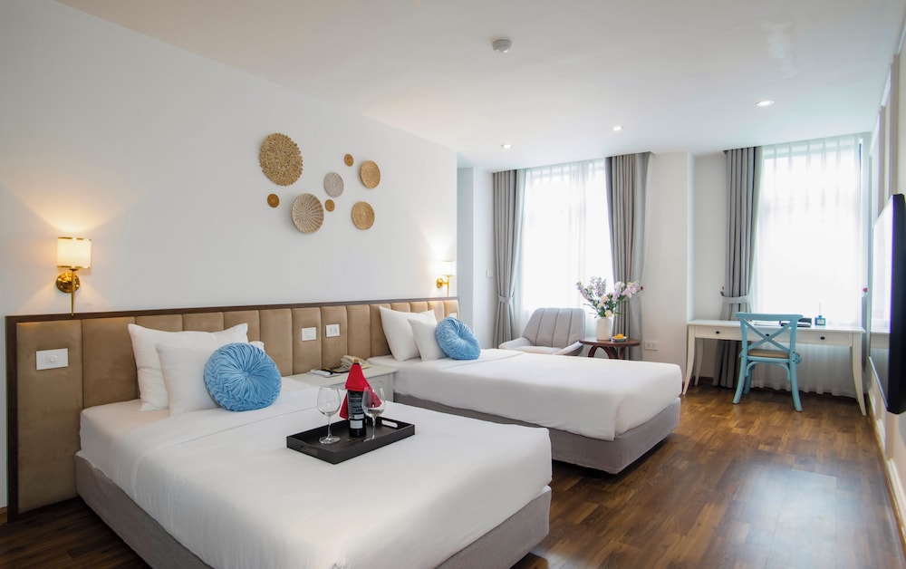 EXECUTIVE, DOUBLE BED, CITY VIEW