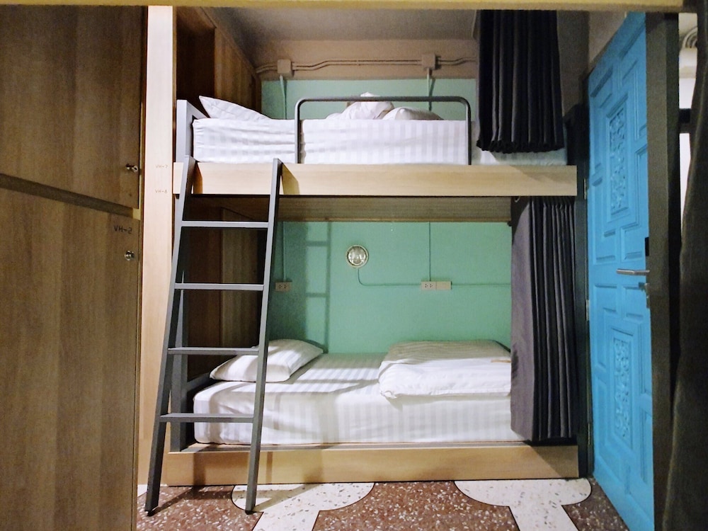 Merge Hostel 27/53