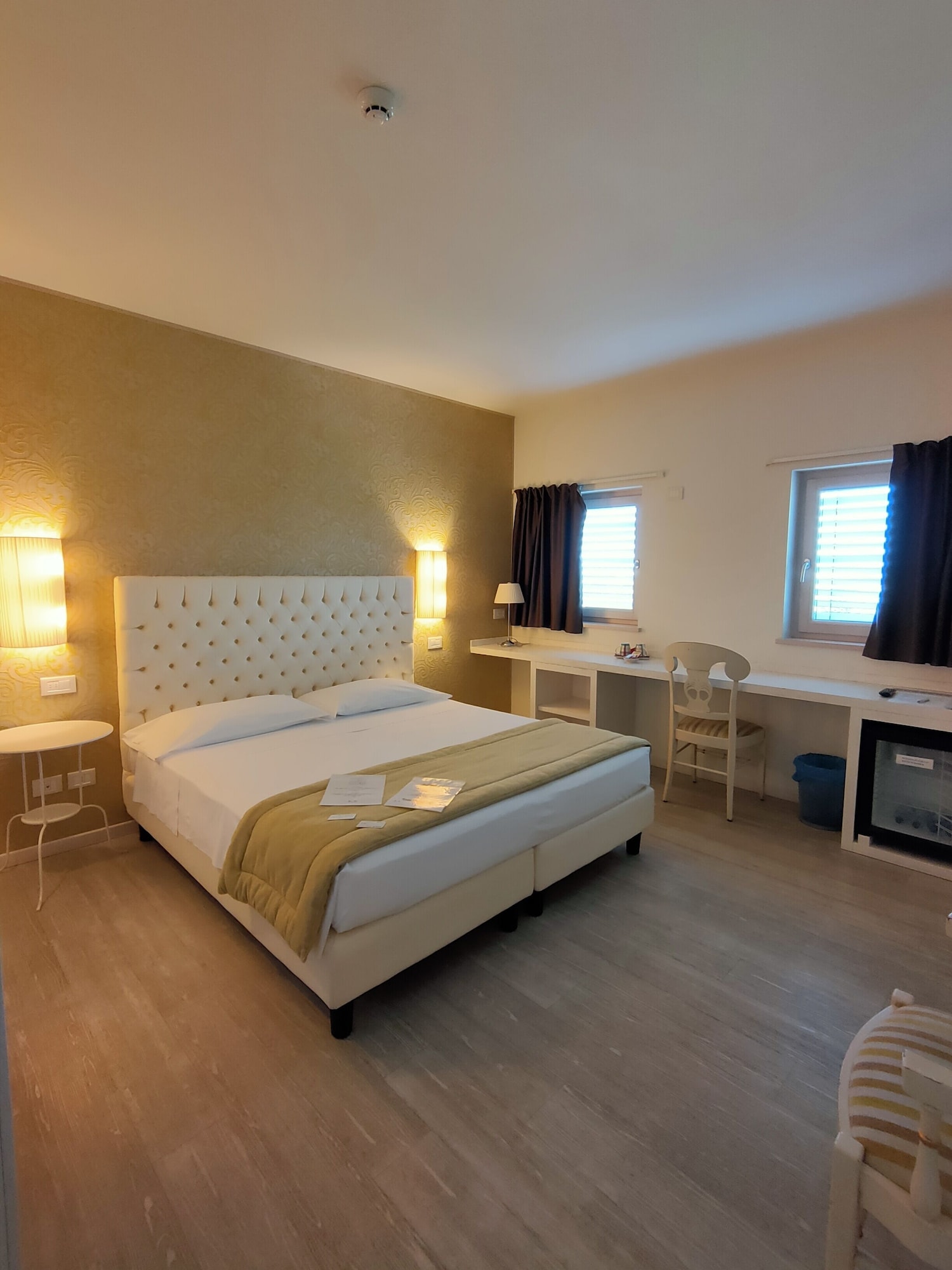 1 BEDROOM, STANDARD, DOUBLE OR TWIN BED, CITY VIEW