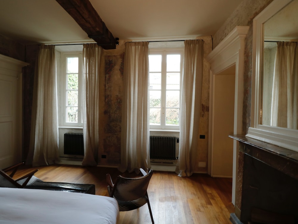 Palazzo Albricci Peregrini 6/50