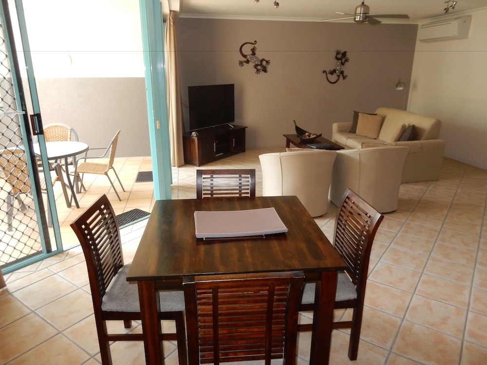 Coral Sands Beachfront Resort 46/59