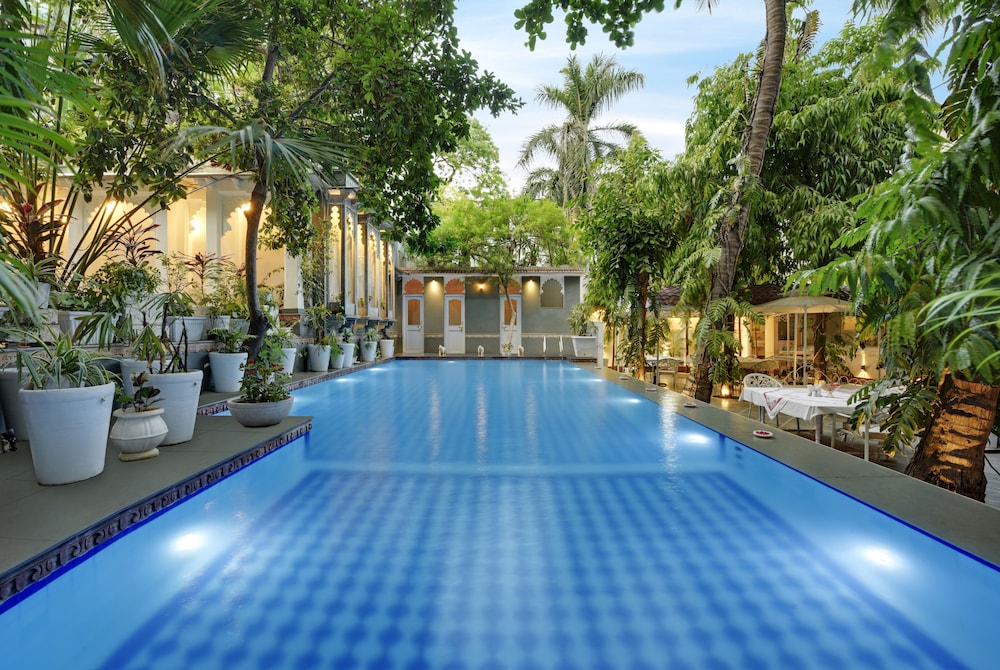 HOTEL RAJ PALACE 50/50