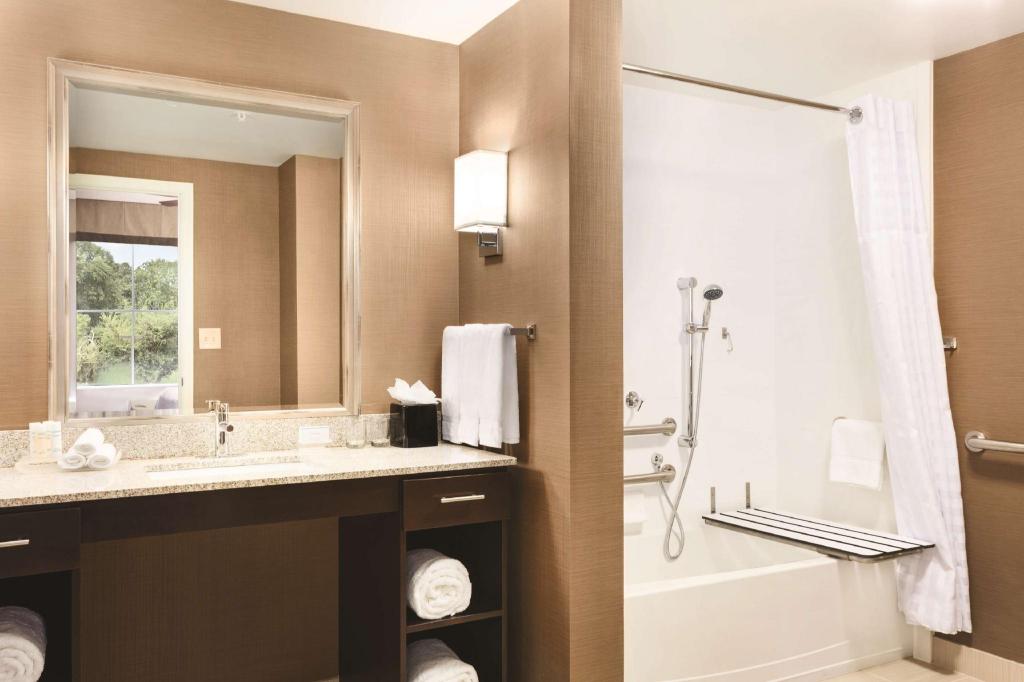 SUITE, 1 KING OR 2 QUEEN BEDS, ACCESSIBLE