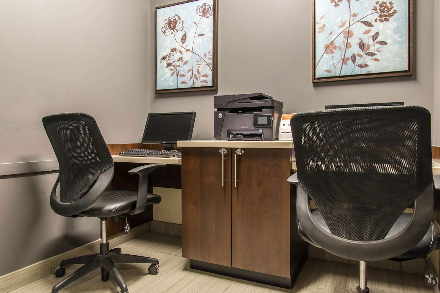 MainStay Suites Winnipeg Airport 33/39