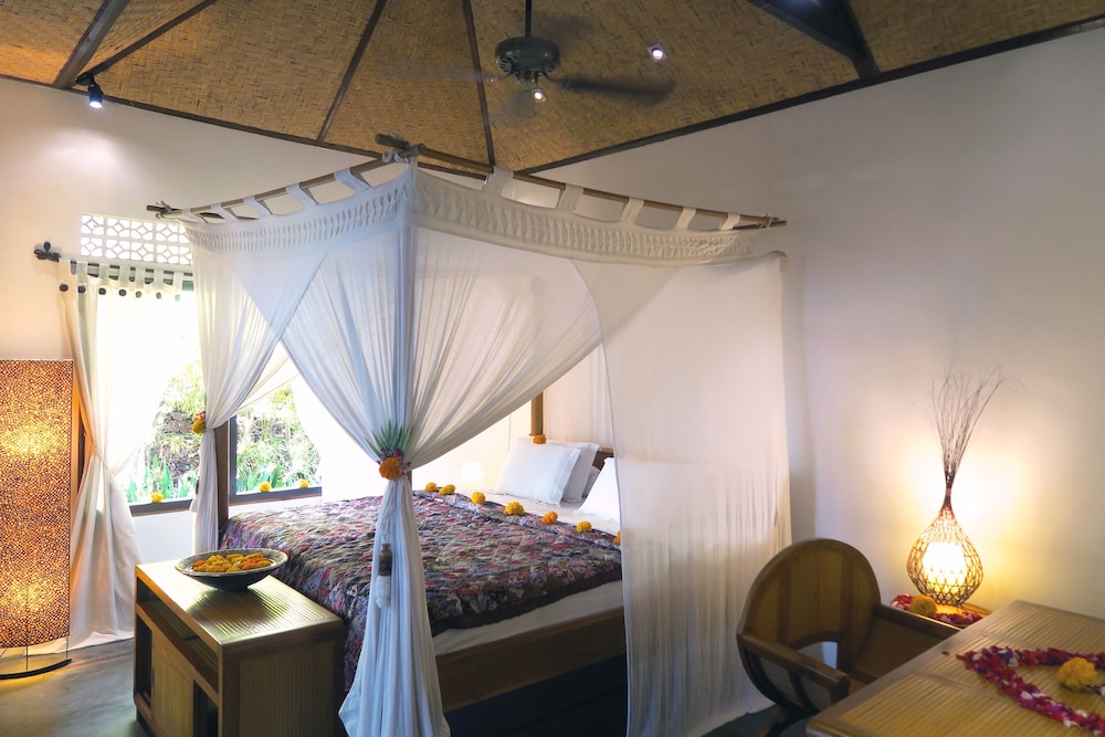 Cili Emas Oceanside Resort 15/50