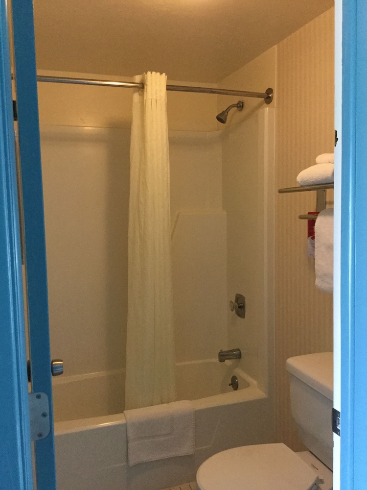 Econo Lodge Buffalo South 18/31