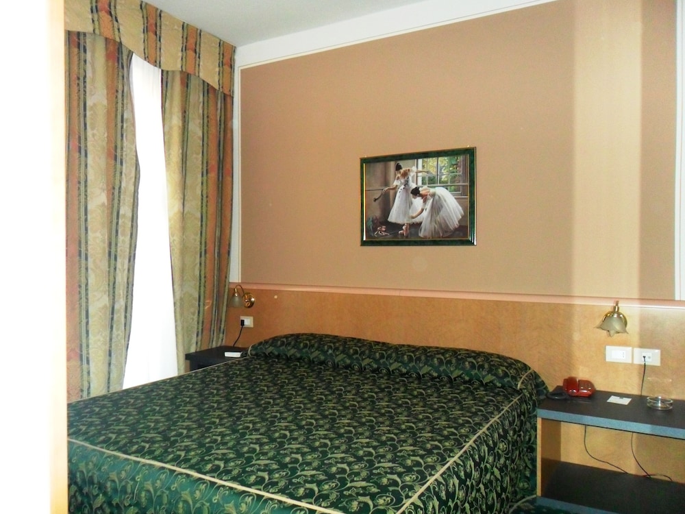 Hotel Riviera 6/55