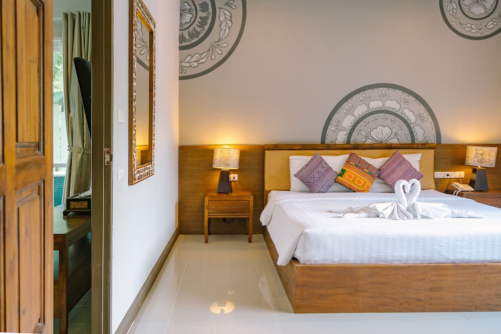 THE OPIUM SERVICED APARTMENT AND HOTEL 12/50