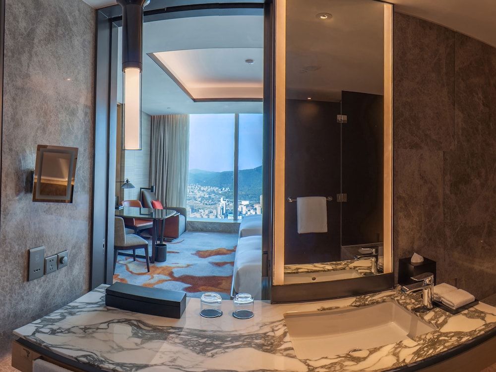 Hyatt Regency Wuxi 26/39